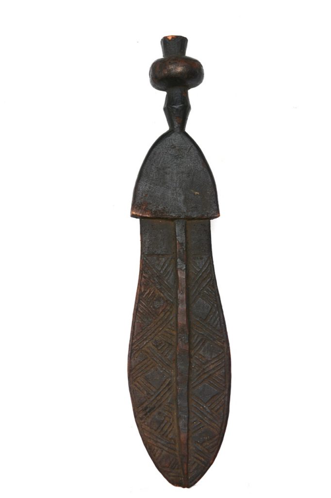Épée courte Ikulintey en bois | Kuba, Pyang, Bulaang : République du Congo, Ex Zaïre, République Centrafricaine