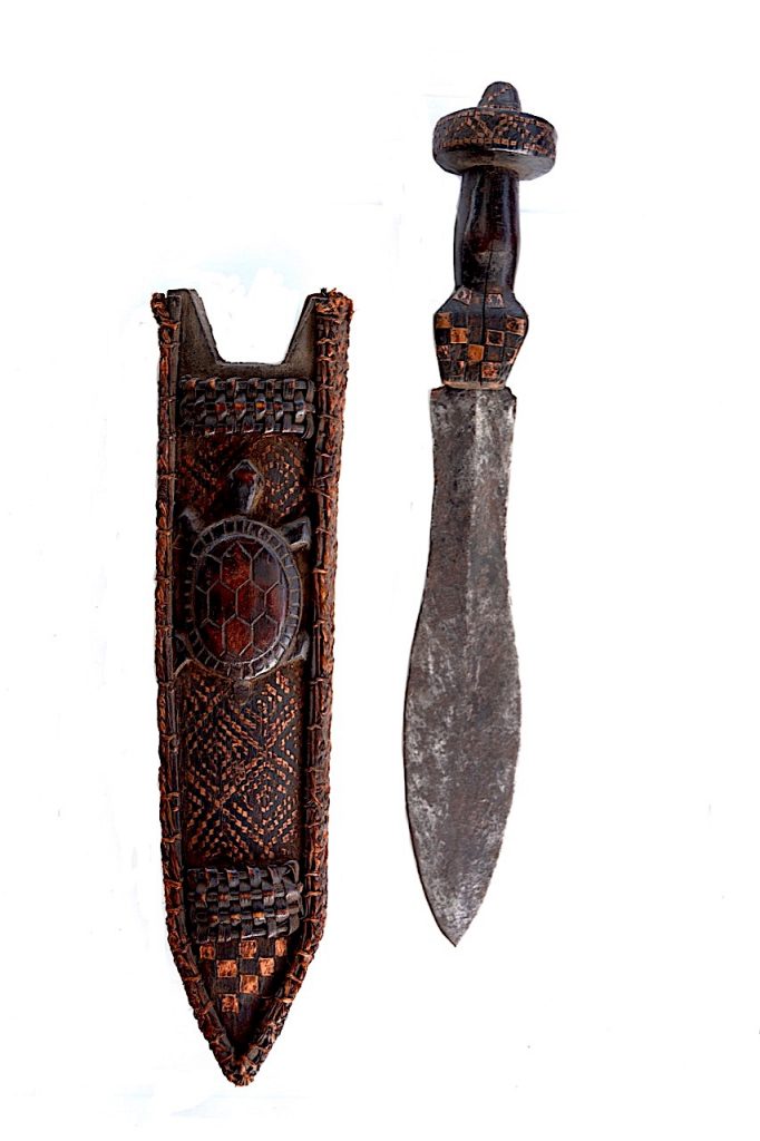 Détail d'un épée courte Kuba-Lélé en fer forgé, cuivre, bois et fibre végétale | Kuba, Lélé, Wong : République Démocratique du Congo