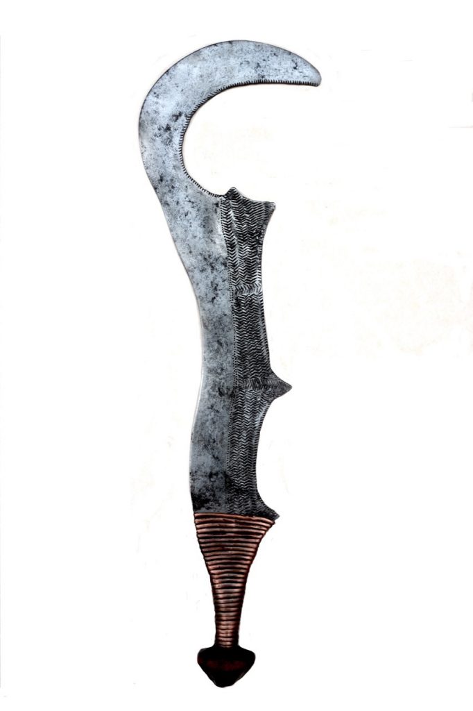 Couteau d’exécution Ngbaka en fer forgé, cuivre et bois | Ngbaka, Bondjo, Lobala : République Démocratique du Congo, ex Zaïre