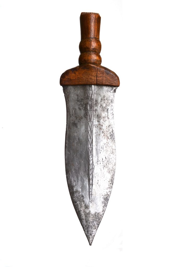 Épée courte Fang Makaa du Gabon.