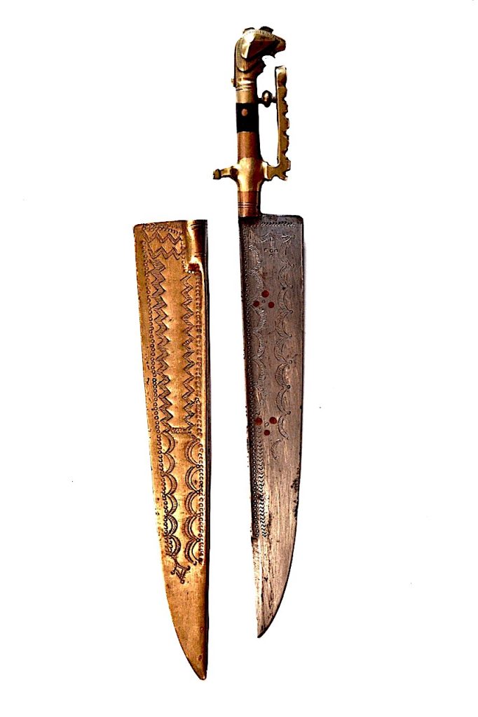 Couteau de sacrifice , ethnie Mahafaly, Madagascar.