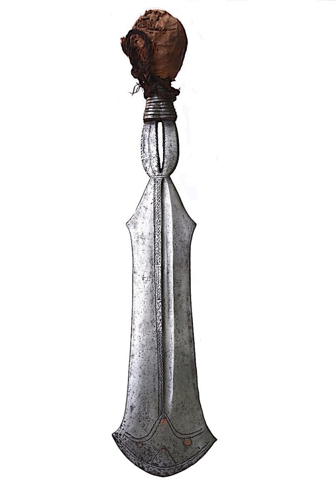 Épée courte ethnie Ngombé Mbudja, République Démocratique du Congo.