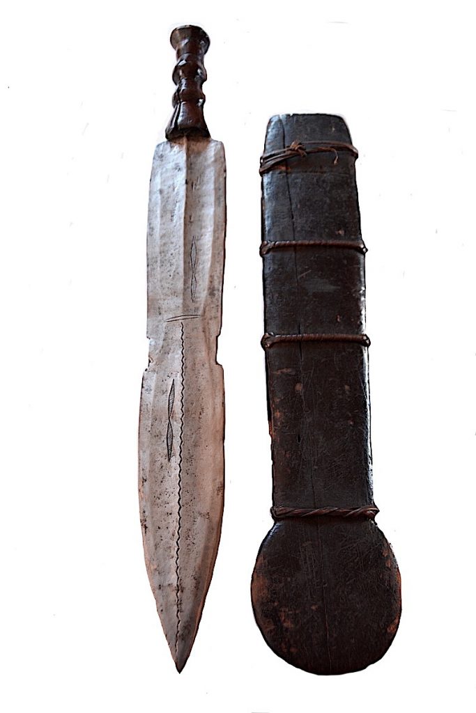 Épée courte Tchokwé, Angola, République Démocratique du Congo, Zambie, Namibie.