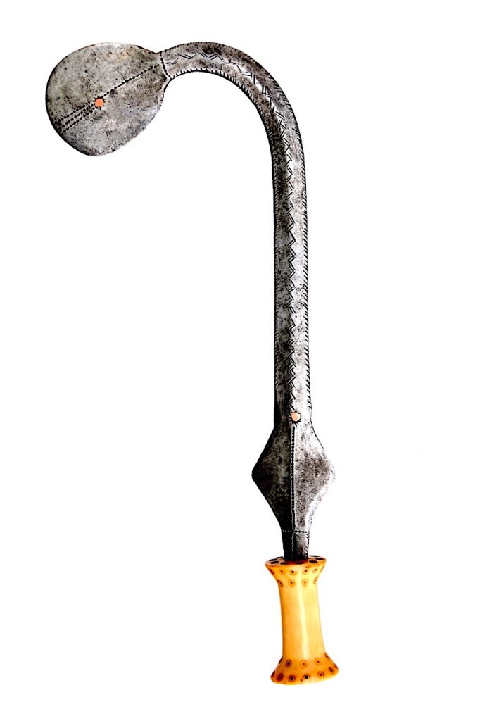 Épée courbe Discoïde Yakoma, Sango poignée en Ivoire. République Centrafricaine et R.D.C