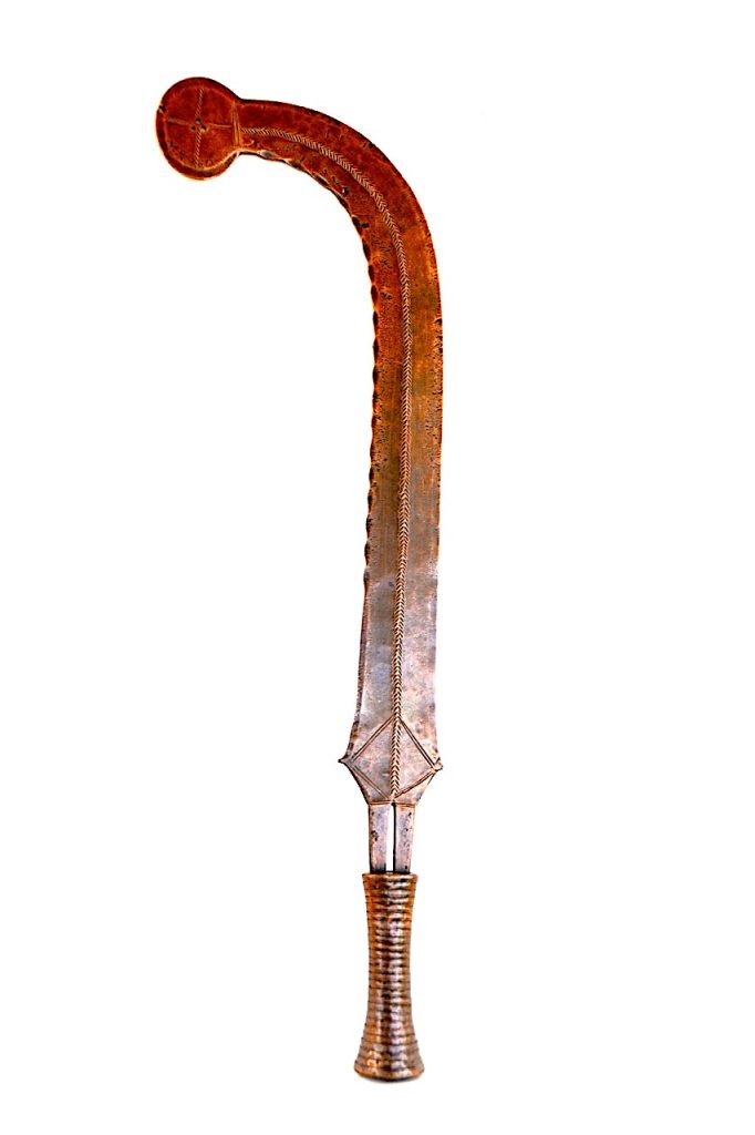 Épée courbe en cuivre rouge, Yakoma Sango, République Centrafricaine, République Démocratique du Congo.