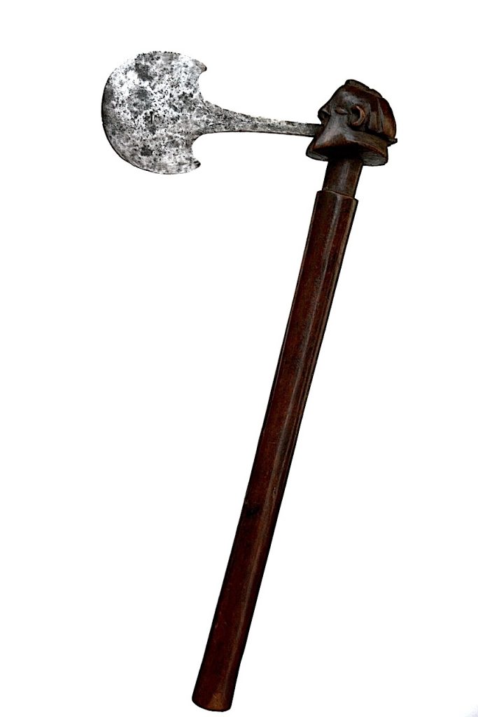 Hache à tête anthropomorphe de l'ethnie Luba, République Centrafricaine, Congo.