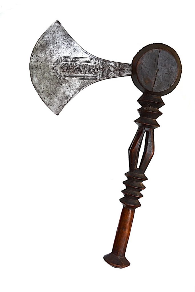Grande hache Nupé du Nigéria 1900-1920.
