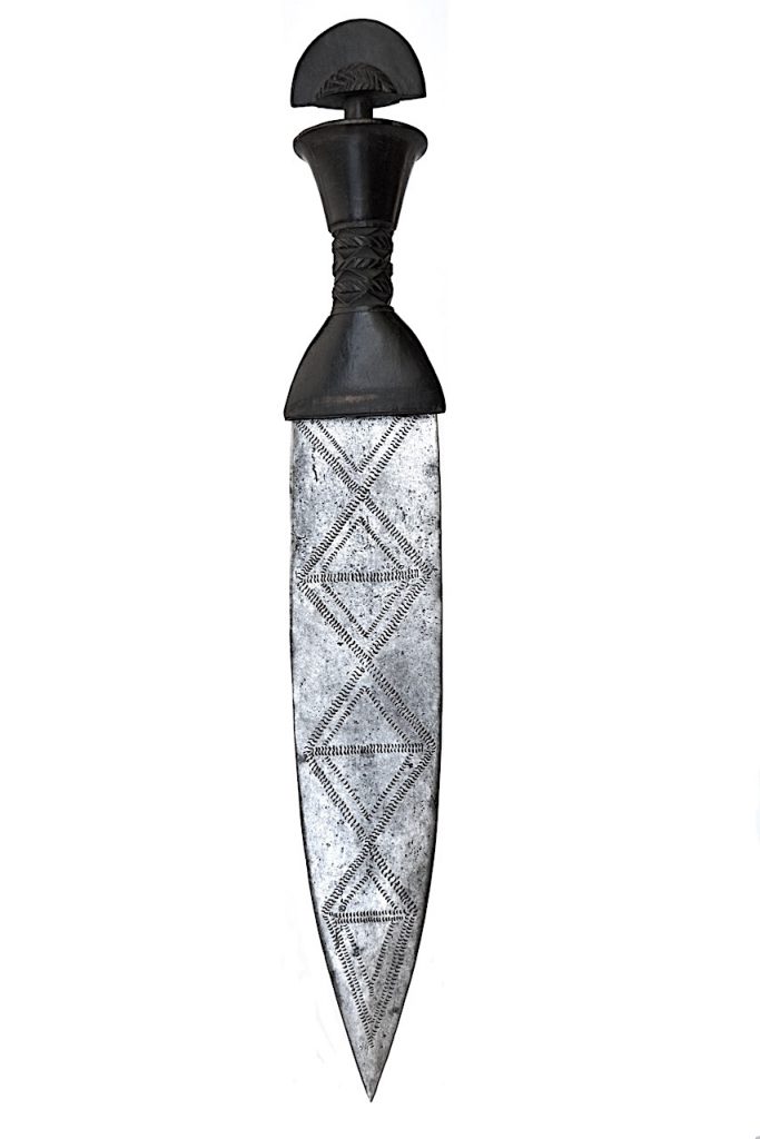 Épée courte de l"ethnie Mossi, Burkina Faso, anciennement Haute Volta.
