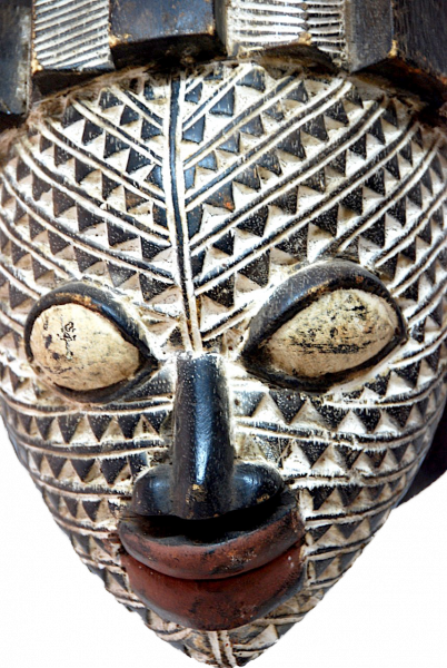 Masque frontal Yoruba | Yorouba, Anango | Détail de la face